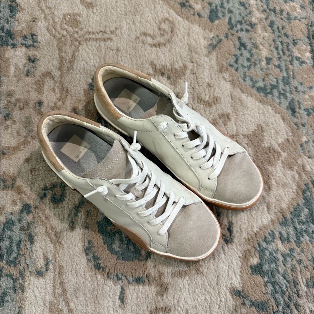 Dolce Vita Minimal Leather Sneakers – 8.5